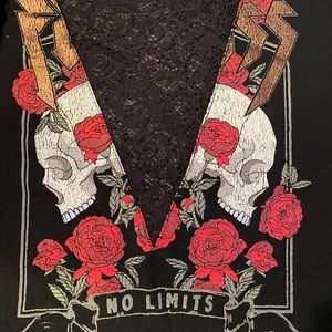 Black grunge femme shirt